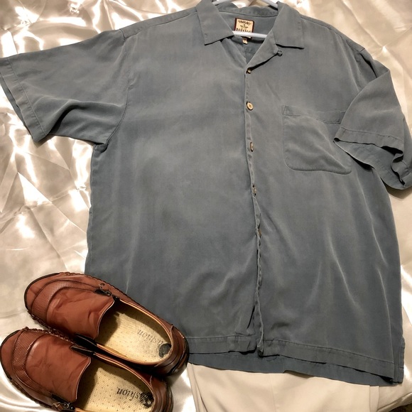 Two Men’s Size Large Tommy Bahama 💯 percent Silk Shirts - Picture 1 of 9